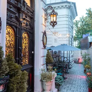 Conacul Coroanei Luxury Boutique Bucarest